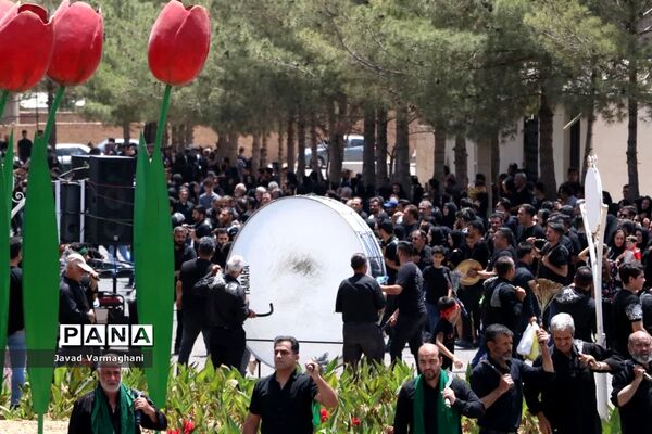 اقامه عزای سرور‌و‌سالار شهیدان در ظهر عاشورا