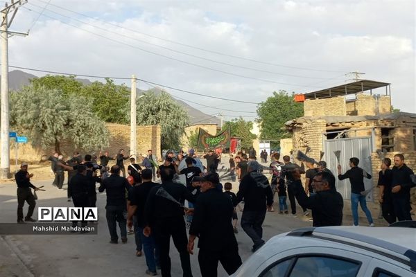 عزاداری روز عاشورا در شهرستان شازند