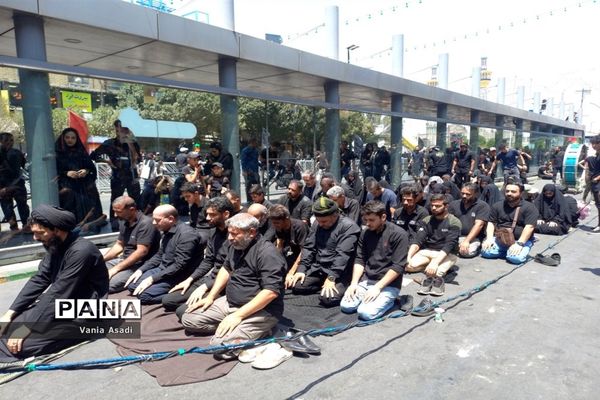 عزاداری عاشقان حسینی در دهه اول محرم