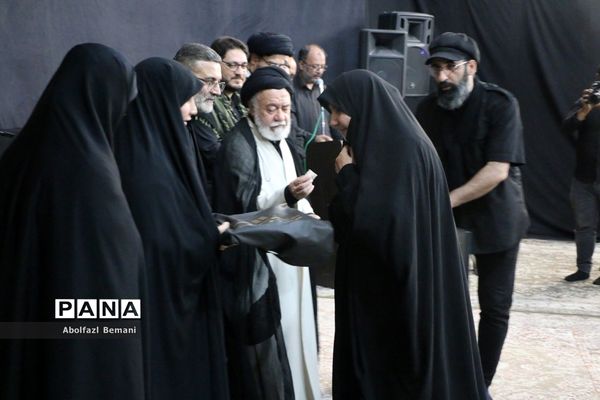 آیین رونمایی از کتیبه بانوان عاشورایی در هیات هنر و رسانه