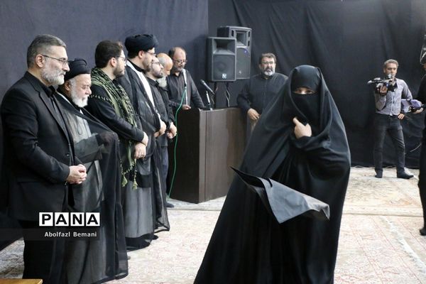 آیین رونمایی از کتیبه بانوان عاشورایی در هیات هنر و رسانه