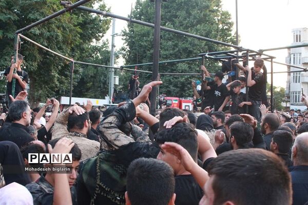 عزاداری کرمانشاهیان در عاشورای حسینی