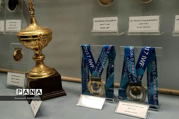بازدید مسئولان انجمن دانش‌آموزی بهارستان 2 از موزه بزرگ رضوی