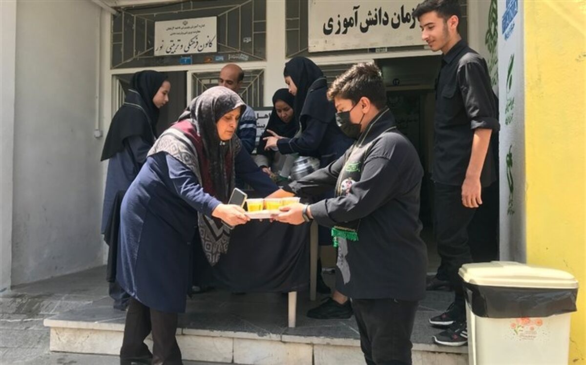 نذری هیات دانش‌آموزی محبان اهل بیت(ع) سازمان دانش‌آموزی استان زنجان/فیلم