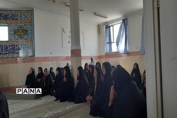 جلسه تقویت خانواده در مدرسه شهید‌سید‌عباس حسینی