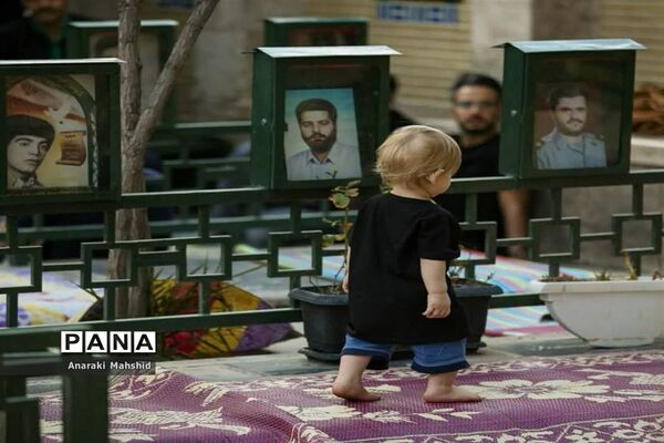 حضور نوزادان و خردسالان اردکانی در مراسم عزاداری محرم