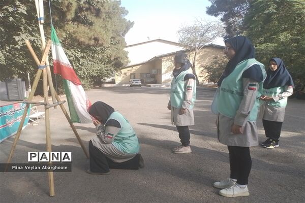 برگزاری کارگاه آموزش هویت تشکیلاتی سازمان دانش‌آموزی در اولین روز اردوهای استانی یاورمربیان