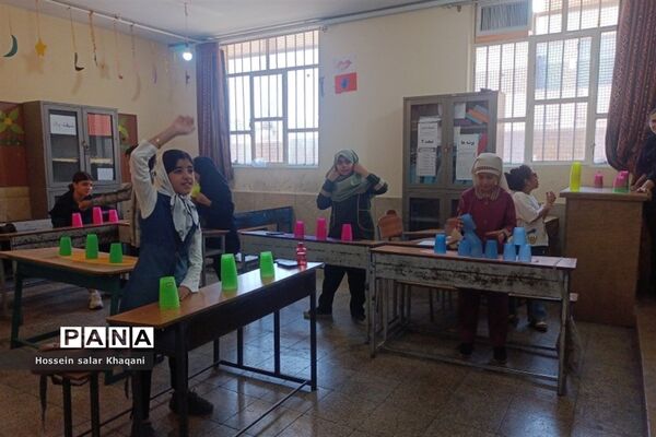 برگزاری کلاس‌های آموزشی ‌بازی‌های فکری رویش در دبستان شهیدان بهاری ‌شیراز