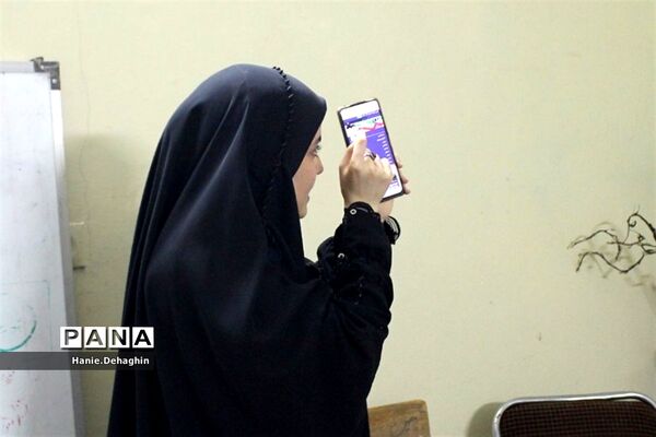 کارگاه سواد رسانه در اردوی یاو‌رمربیان دختر عضو سازمان دانش‌آموزی شهرستان‌های استان‌ تهران