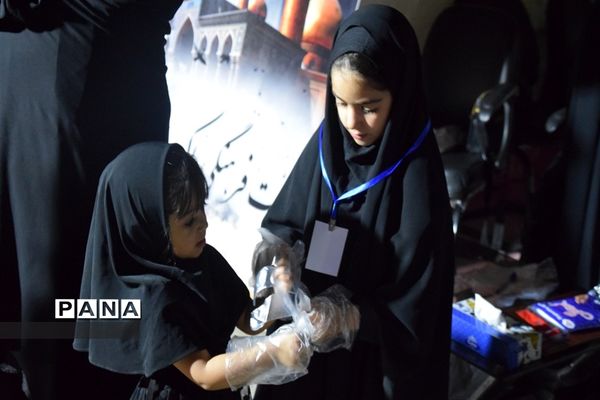 اجرای طرح فرهنگی پاک در ایام محرم توسط دانش‌آموزان ابرکوهی