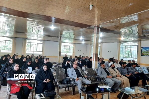 دوره آموزشی مهارتی مربیان عضو سازمان دانش‌آموزی جنوب آذربایجان غربی (قطب 2)