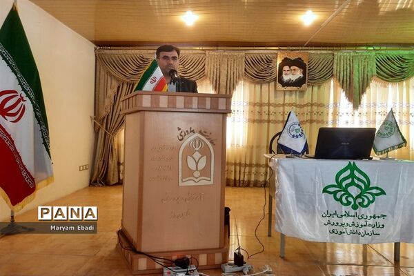دوره آموزشی مهارتی مربیان عضو سازمان دانش‌آموزی جنوب آذربایجان غربی (قطب 2)