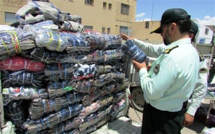 کشف 18 میلیارد پوشاک قاچاق در خیابان پاسداران تهران