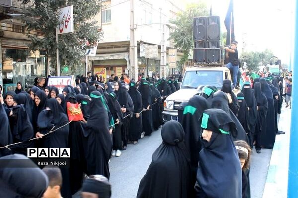 حرکت کاروان زینبیون در شهرستان بهارستان