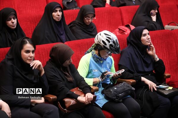 دورهمی فعالان حوزه کودک و نوجوان