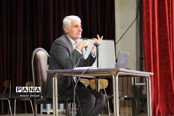 دوره آموزشی تشریح برنامه‌ها و فعالیت‌های سازمان دانش‌آموزی