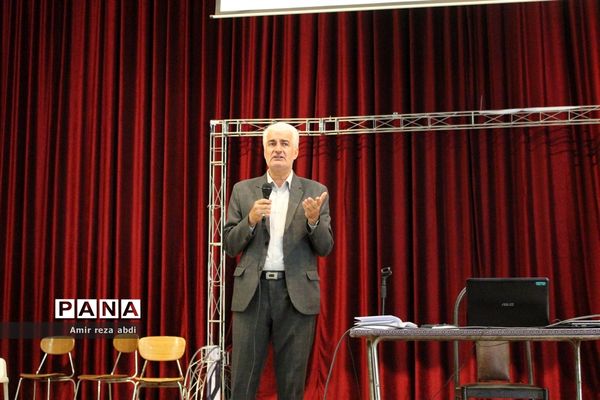 دوره آموزشی تشریح برنامه‌ها و فعالیت‌های سازمان دانش‌آموزی