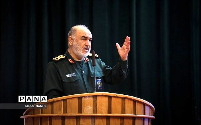 دشمن در سالگرد حوادث سال گذشته درپی فتنه‌انگیزی است