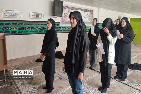 جلسه آماده‌سازی دختران عضو سازمان دانش‌آموزی  رباط کریم برای اعزام به اردوی یاور‌مربیان شهرستان‌های تهران