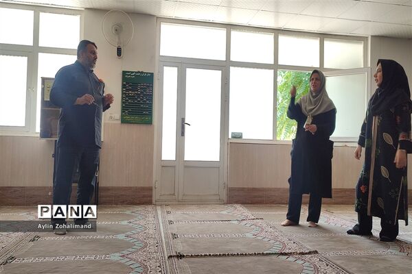 جلسه آماده‌سازی دختران عضو سازمان دانش‌آموزی  رباط کریم برای اعزام به اردوی یاور‌مربیان شهرستان‌های تهران