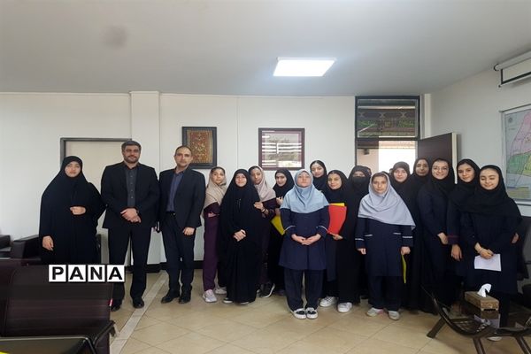 نشست شورای دانش‌آموزی منطقه ۴ ‌و تبیین ‌دستورالعمل طرح دانا