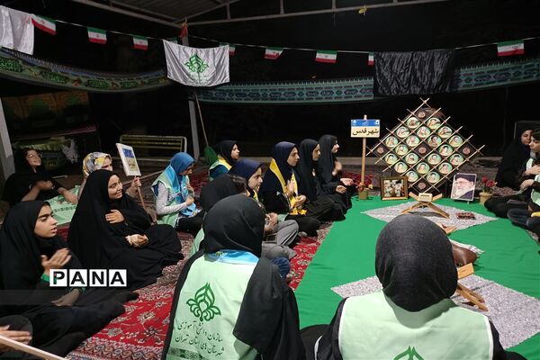 محفل انس با قرآن در شب دوم سفر تربیتی یاو‌رمربیان پیشتاز شهرستان قدس