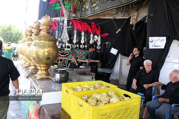 ایستگاه‌های صلواتی و حضور نوجوانان در دسته های عزاداری محرم