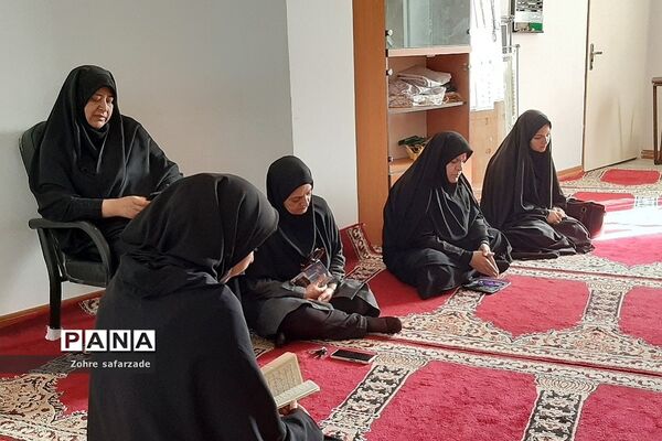 برگزاری مراسم زیارت عاشورا در آموزش و پرورش رودهن