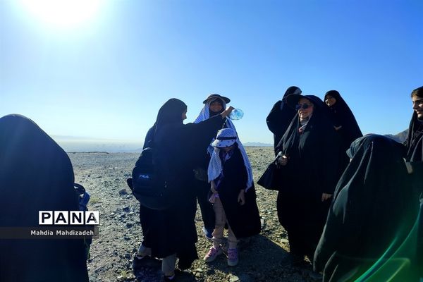 اجرای برنامه کوهپیمایی ویژه بسیجیان دختر مشهدی