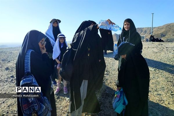 اجرای برنامه کوهپیمایی ویژه بسیجیان دختر مشهدی