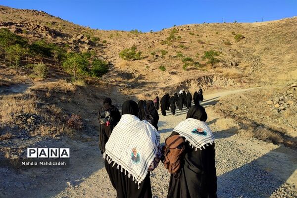 اجرای برنامه کوهپیمایی ویژه بسیجیان دختر مشهدی