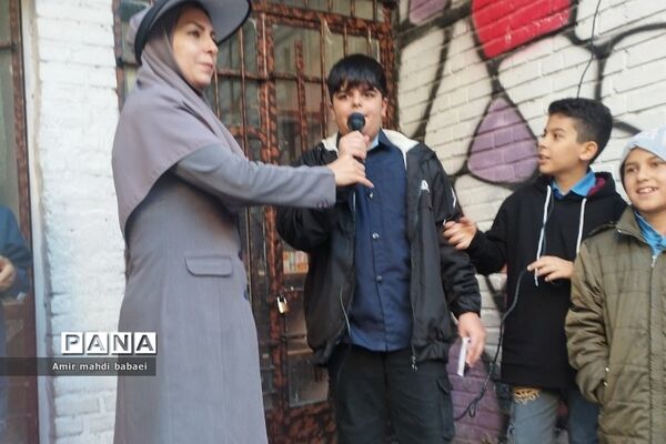 تبلیغات شورای دانش‌آموزی در دبستان دانش  رودهن