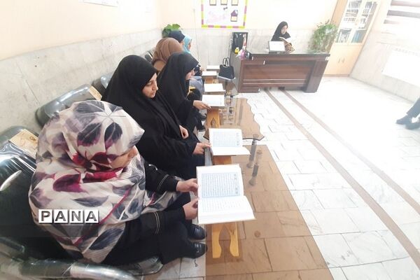 برگزاری محفل انس با قرآن کریم در ناحیه دو ری
