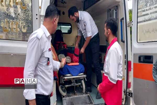 مانور عملیاتی‌ پدافند غیرعامل در دبیرستان شاهد پسرانه متوسطه دوم محمود‌آباد