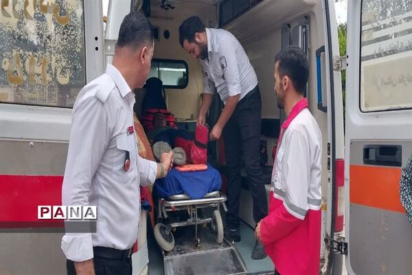 مانور عملیاتی‌ پدافند غیرعامل در دبیرستان شاهد پسرانه متوسطه دوم محمود‌آباد