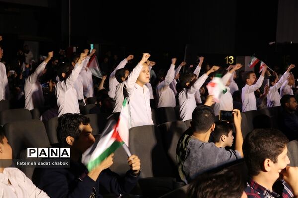 حضور هنرمندان و کنش‌گران نوجوان در حمایت از فلسطین