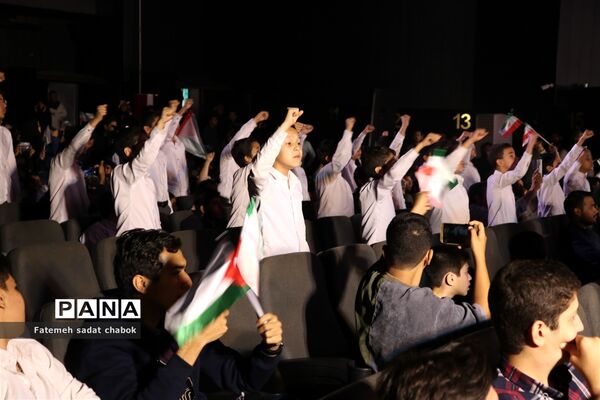 حضور هنرمندان و کنش‌گران نوجوان در حمایت از فلسطین