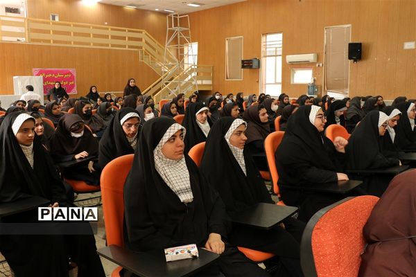 رویداد ملی چفیه‌های بهشتی در مدارس غیردولتی شهرستان امیدیه