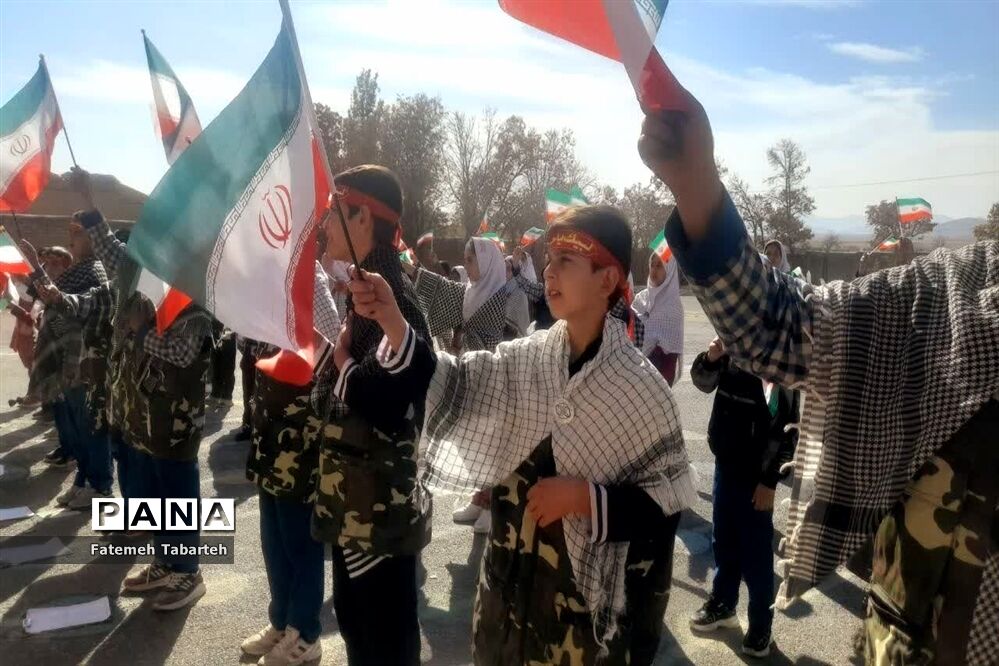 گرامیداشت هفته بسیج دانش‌آموزی در شهرستان فراهان