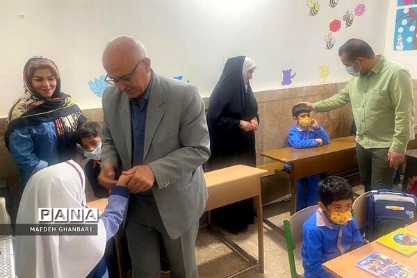 بازدید رئیس مرکز بهداشت شرق تهران از مدرسه شهید الهیار