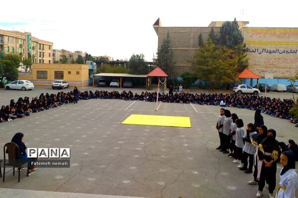 المپیاد ورزشی در دبیرستان دخترانه شایستگان ملارد