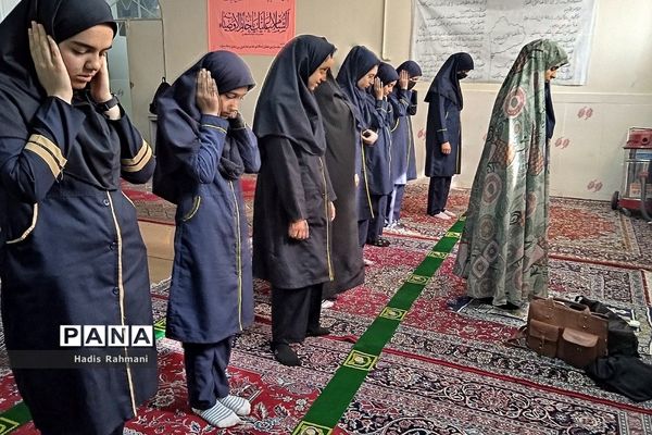 برگزاری نماز جماعت در مدارس شهریار