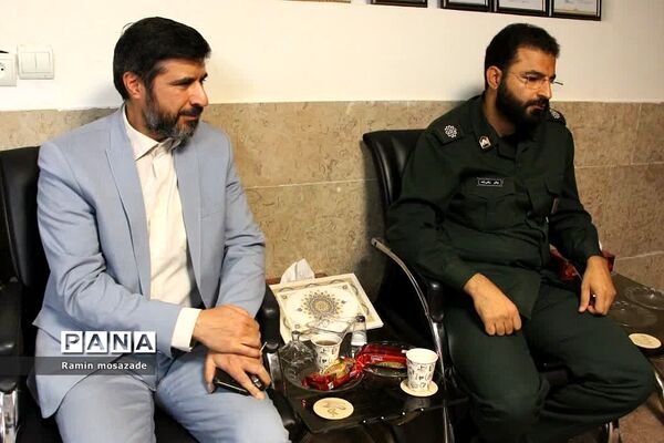 جلسه شورای فرهنگ عمومی در دفتر امام‌جمعه رودهن با حضور مسئولان منطقه