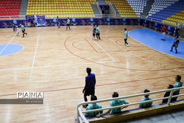 دیدار تیم‌های خبرنگاران و هنرمندان آذربایجان غربی