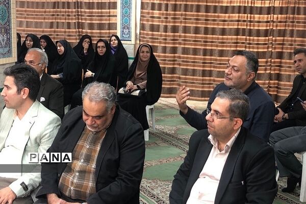 هم‌اندیشی مدیران ناحیه دو ری با موضوع یوم الله ۱۳ آبان