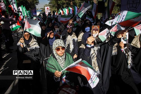 آیین افتتاحیه اردوهای راهیان‌نور دانش‌آموزی
