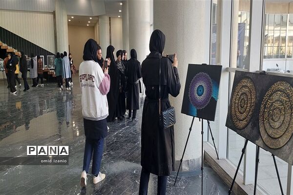 مراسم تجلیل از ۱۵ دانش‌آموز دختر منتخب جشنواره فرهنگی هنری امیدفرداخراسان شمالی