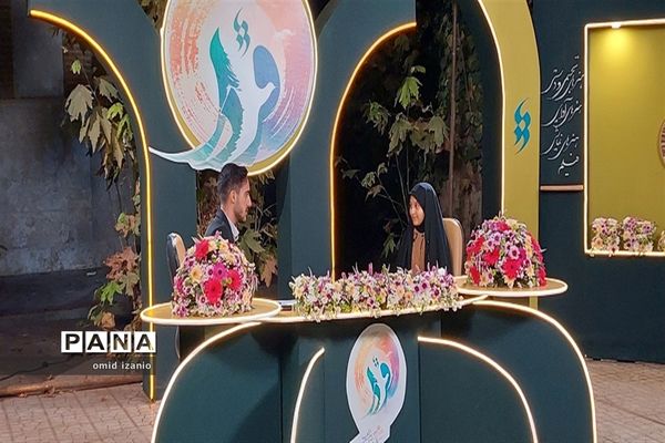 مراسم تجلیل از ۱۵ دانش‌آموز دختر منتخب جشنواره فرهنگی هنری امیدفرداخراسان شمالی