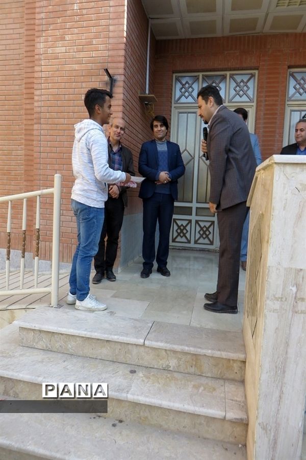 تجلیل از هنرجویان برتر هنرستان نمونه امام خمینی  شهرستان بجنورد