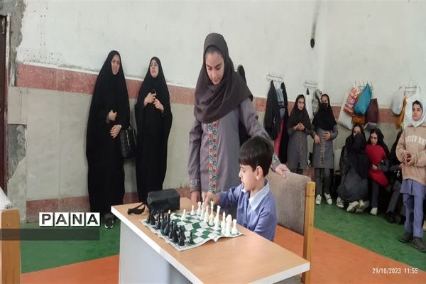 هفته تربیت‌بدنی در  دبیرستان زینبیه و دبیرستان شهید عباسعلی ناطق نوری